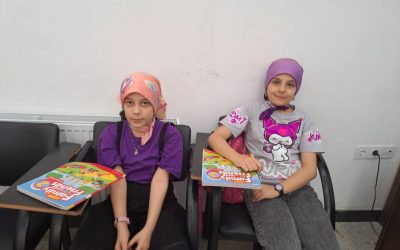 کلاس مکالمه انگلیسی (کتاب جوی فونیکس ۷A) برای دختران ۸ تا ۱۰ سال